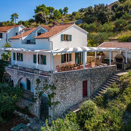Vila Tudor Bobovisca Екстер'єр фото