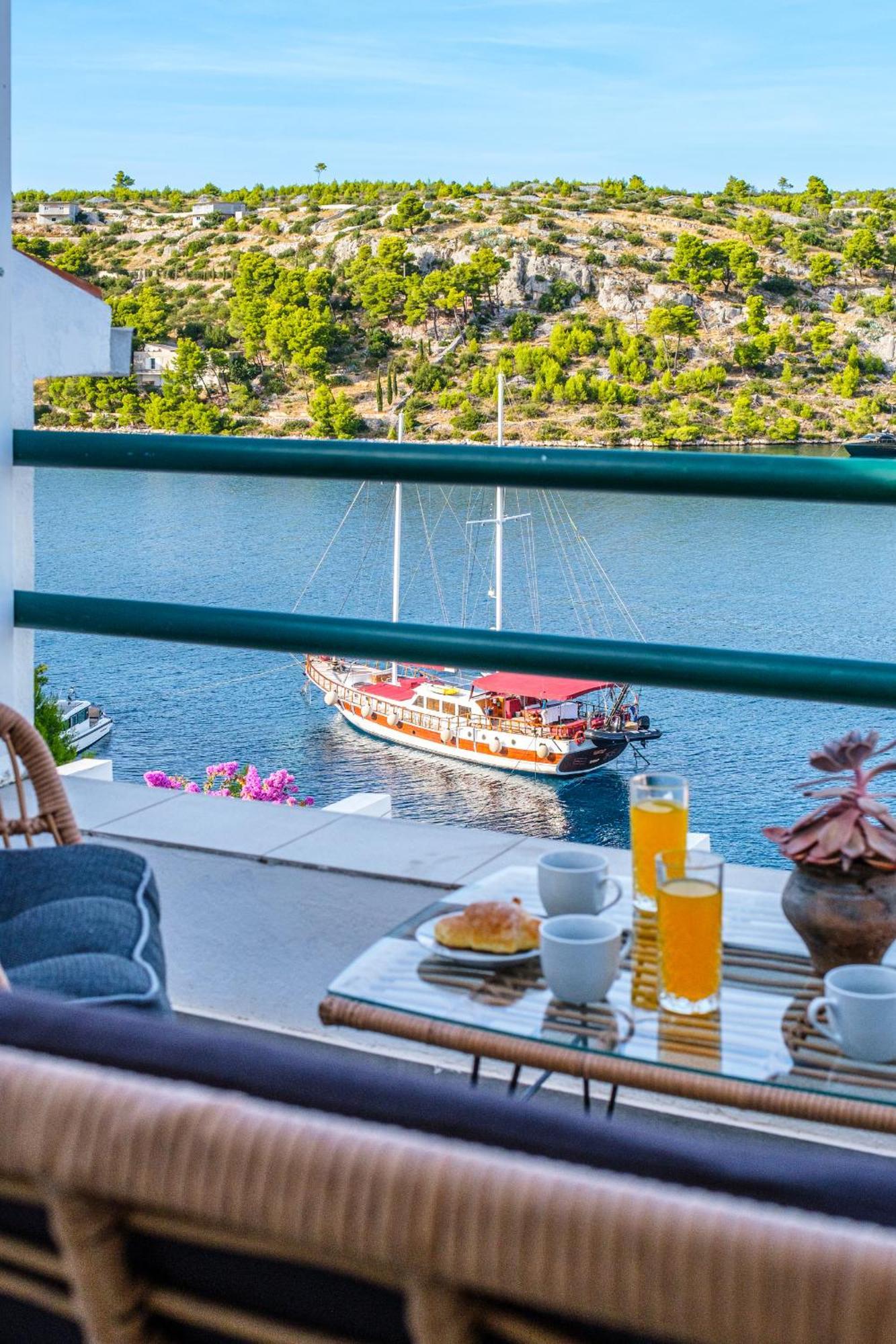 Vila Tudor Bobovisca Екстер'єр фото