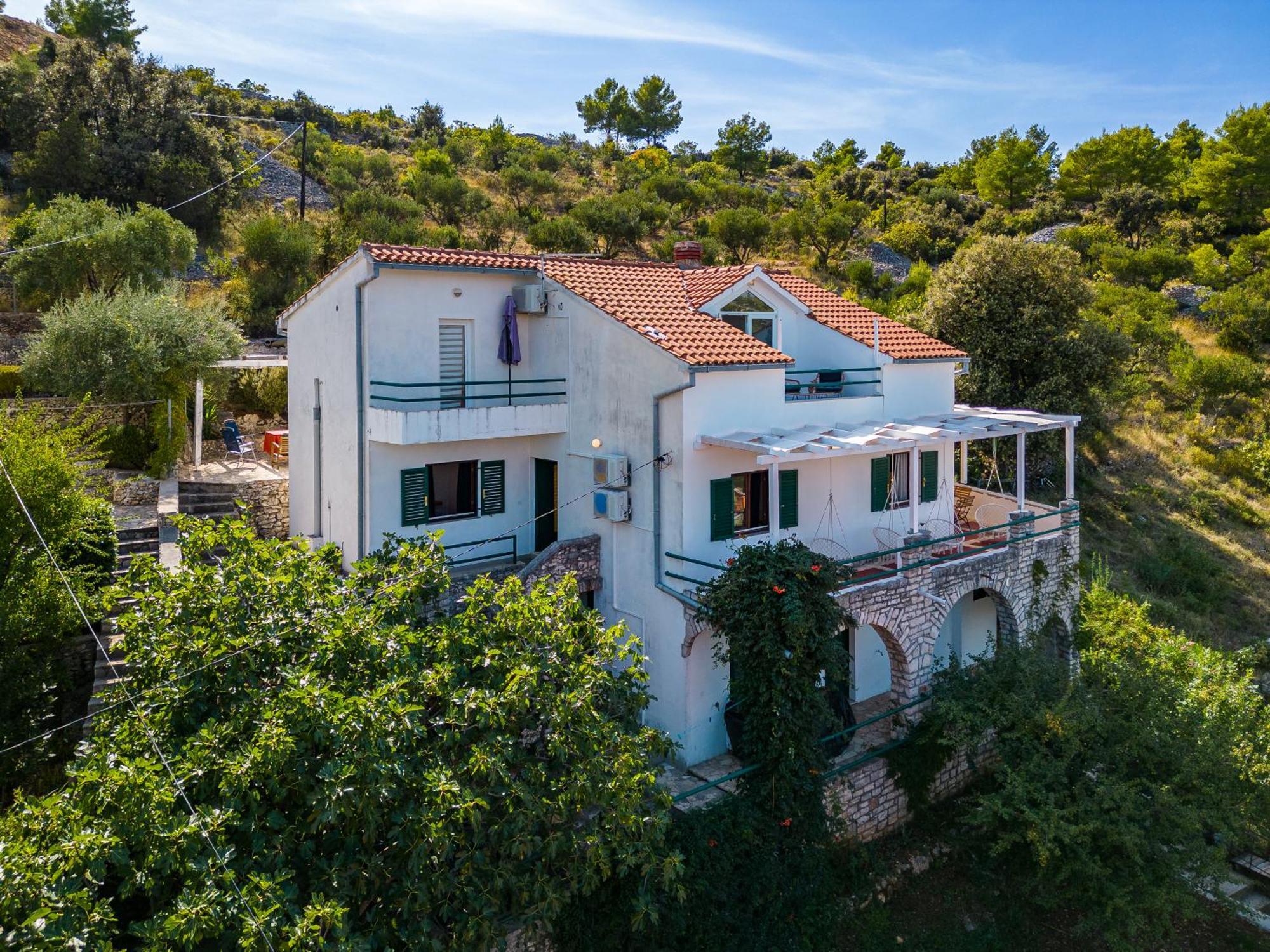 Vila Tudor Bobovisca Екстер'єр фото