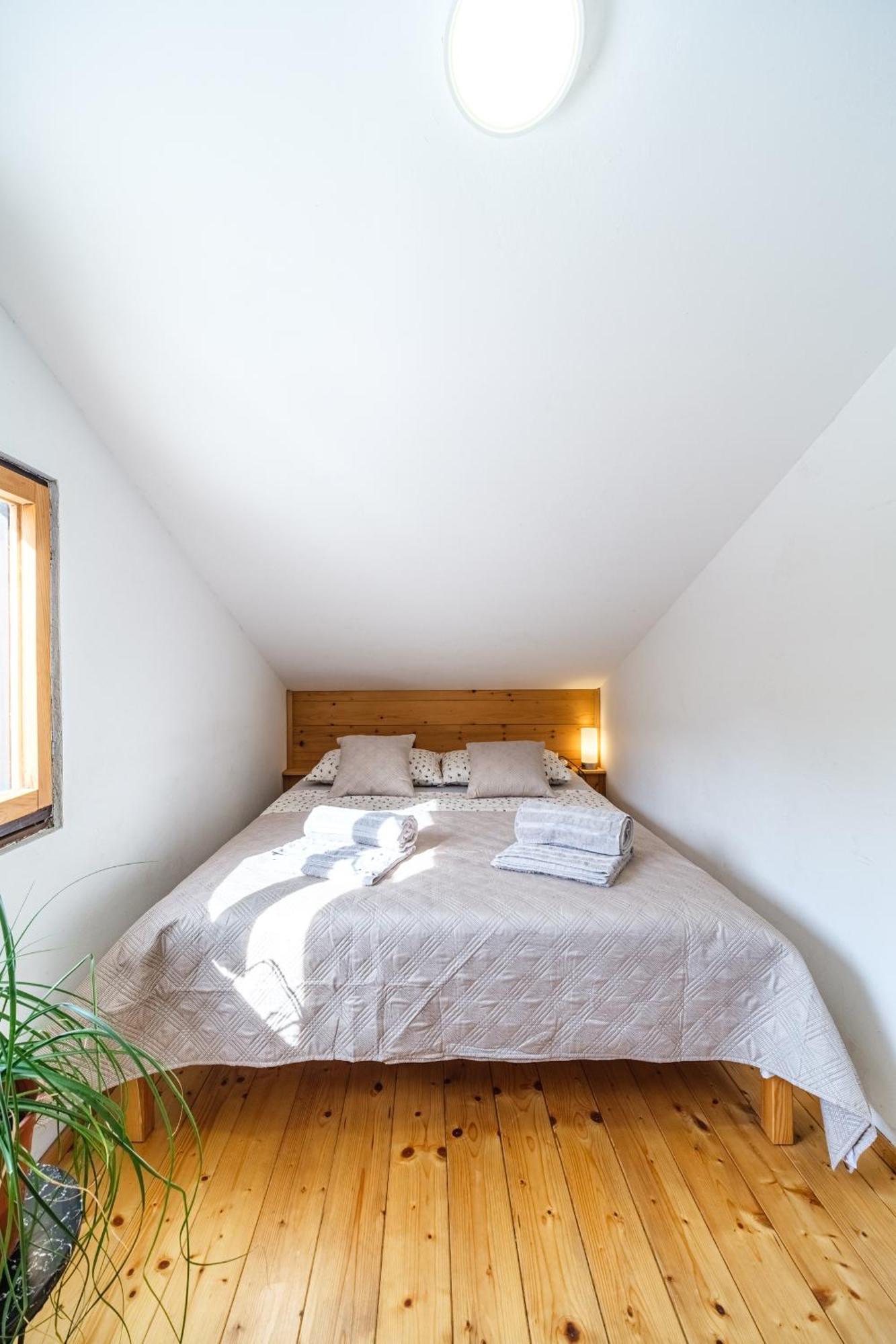 Vila Tudor Bobovisca Екстер'єр фото