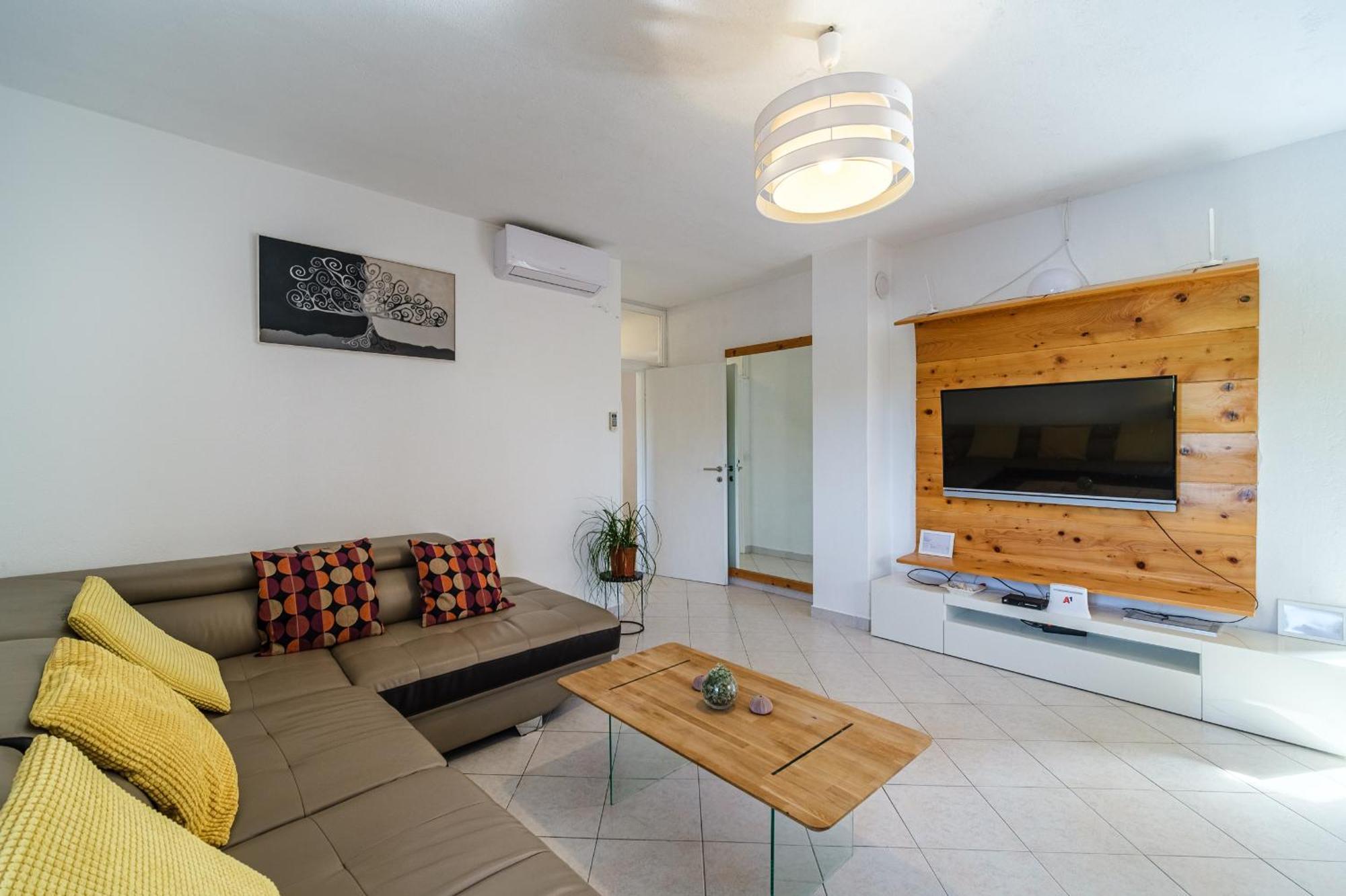 Vila Tudor Bobovisca Екстер'єр фото